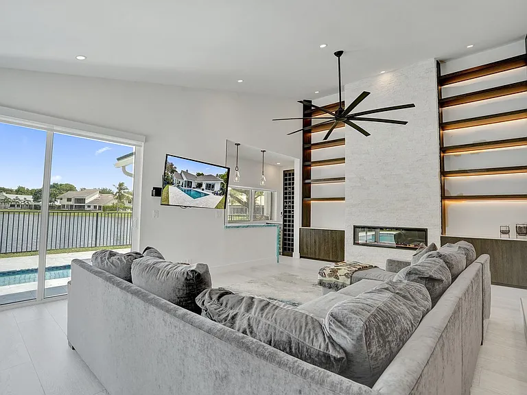 4130 Georges Way — Photo 43