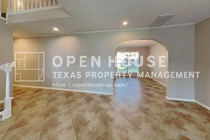9322 Wandsworth Dr — Photo 4