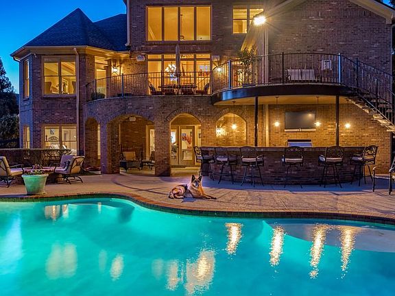 5th image of 9115 Eves Cir