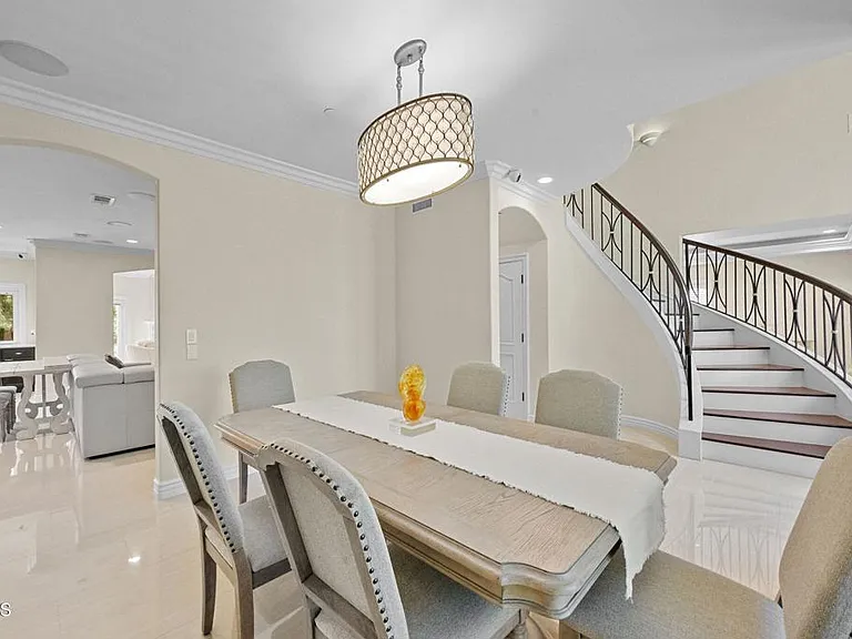 3263 New York Dr — Photo 23
