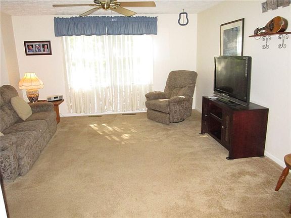 4th image of 230 Blackwell Ln