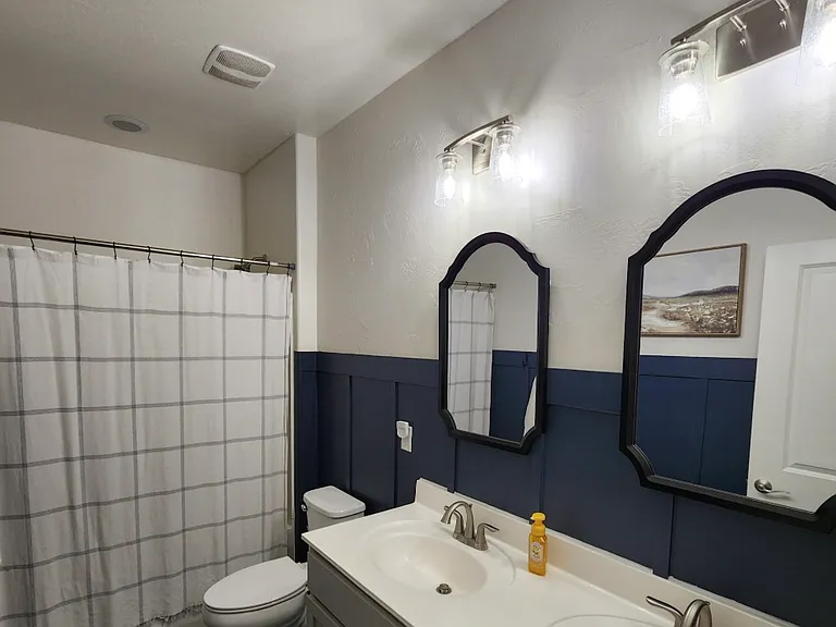 5024 N 84th Dr — Photo 13