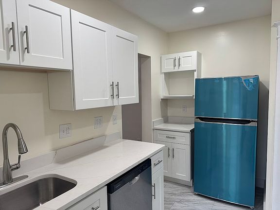 5th image of 5710 Beacon St #5714-A