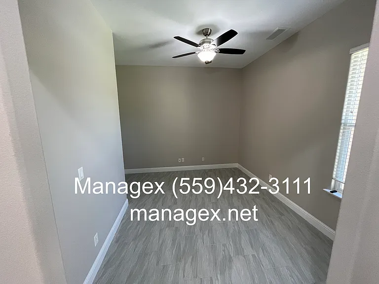 2175 Lester Ave — Photo 15