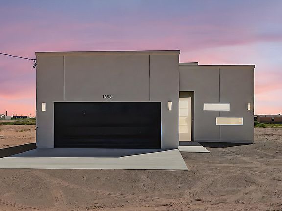2nd image of 652 Yuma Desert