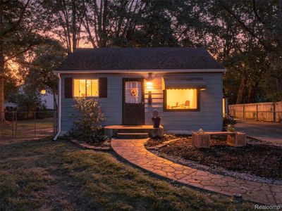 21184 Flanders St, Farmington Hills, MI, 48335