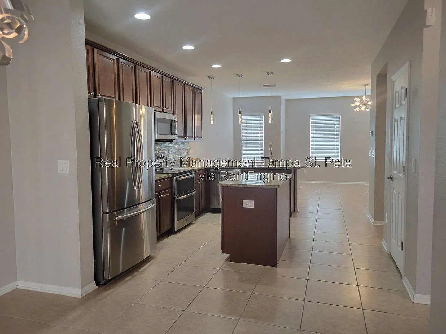 2 bed, 3.0 bath, 1542 sqft, $1,895 — Photo 2