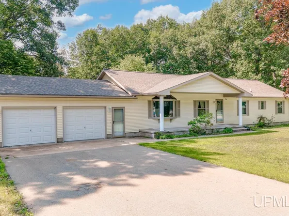 9 Weston Ave, Gladstone, MI 49837