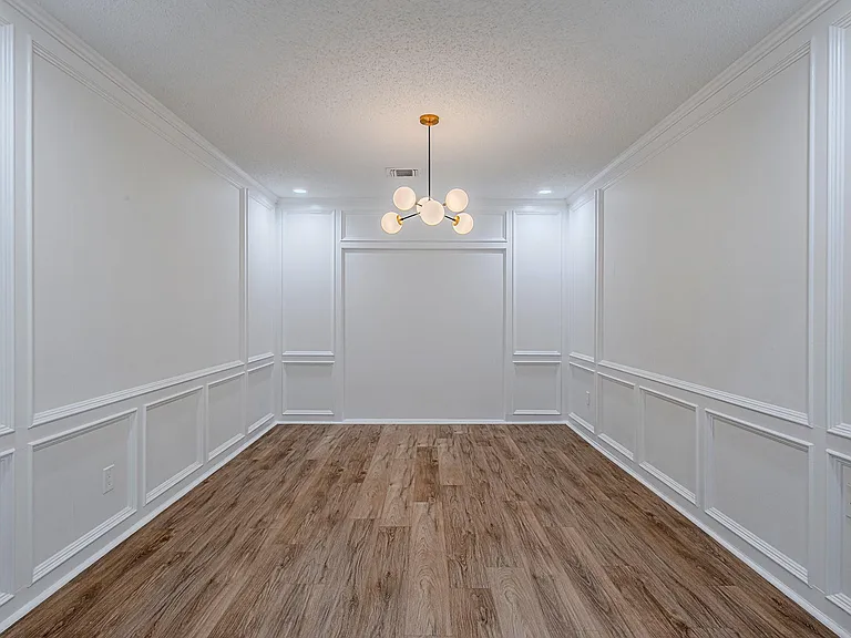 3406 Forest Village Dr — Photo 9