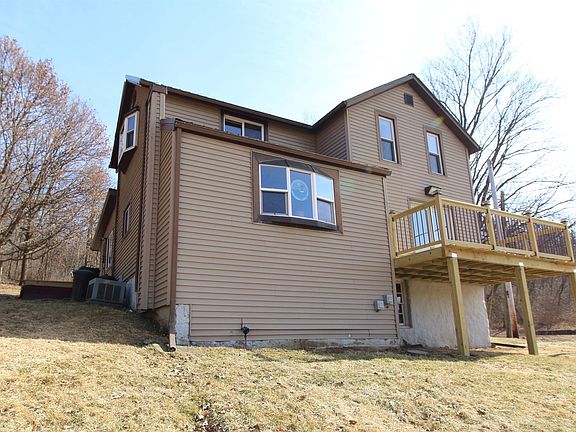 3rd image of 17896 Skunk Hollow Rd