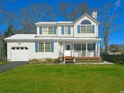 213 Shinnecock Avenue, Mastic, NY, 11950
