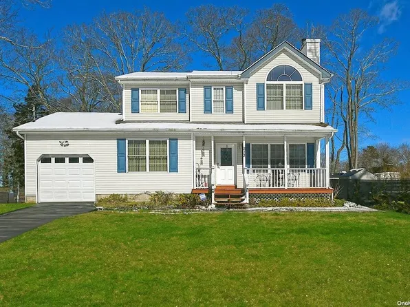 213 Shinnecock Avenue, Mastic, NY 11950