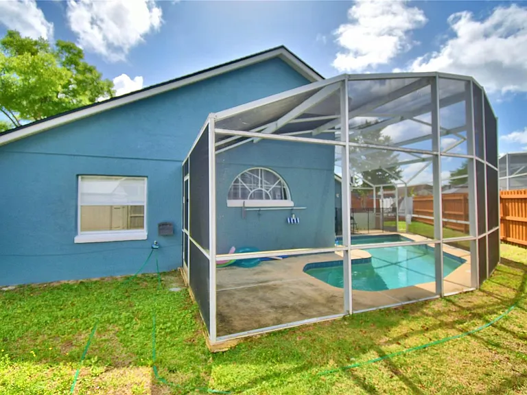 2935 Dickens Cir — Photo 35