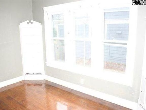 2nd image of 1282 Nicholson Ave #Up