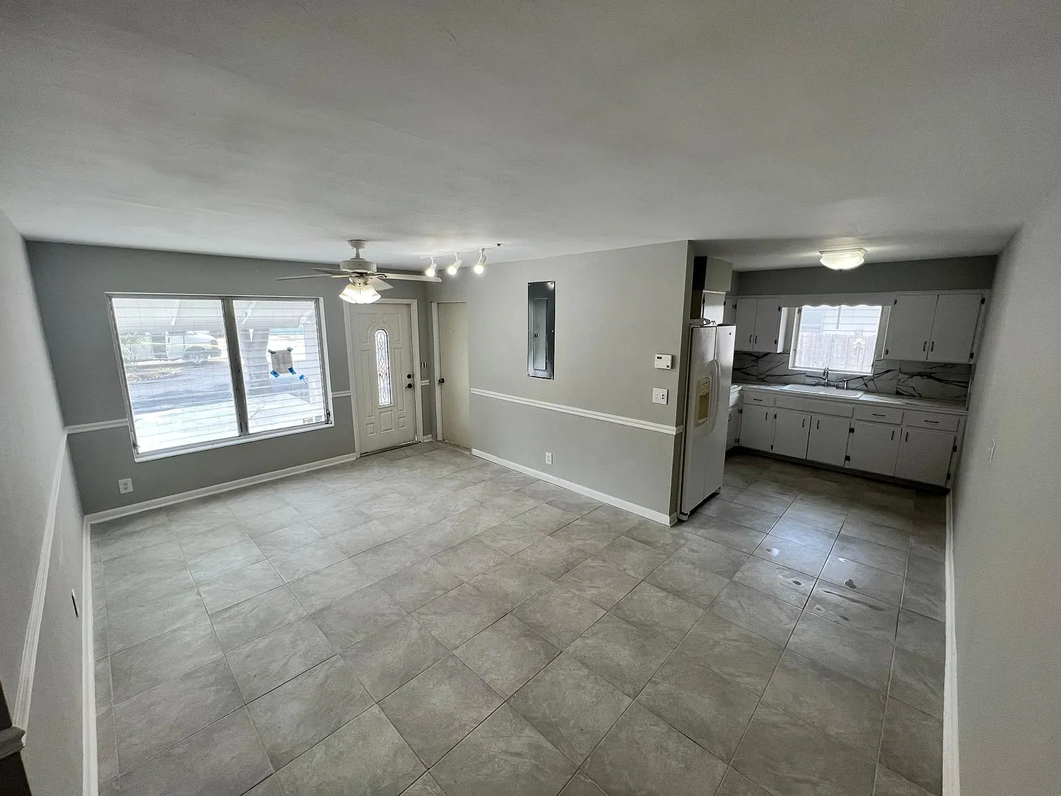 2 bed, $2,350 — Photo 2