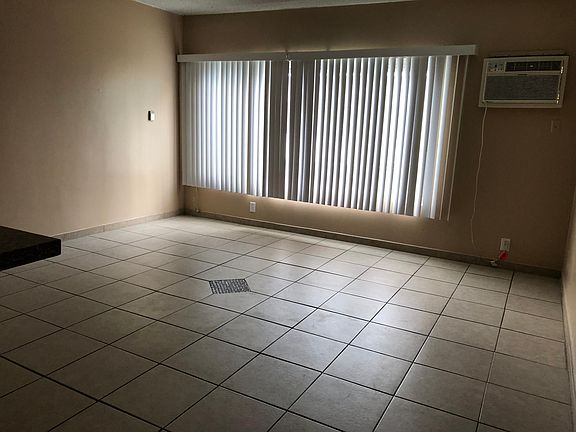 3rd image of 16141 Vanowen St APT 216