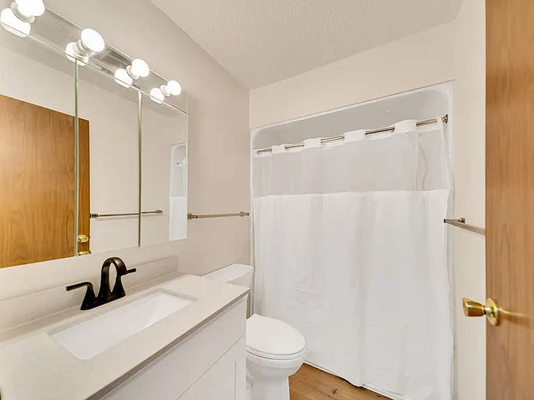 707 Dakota Dr — Photo 6