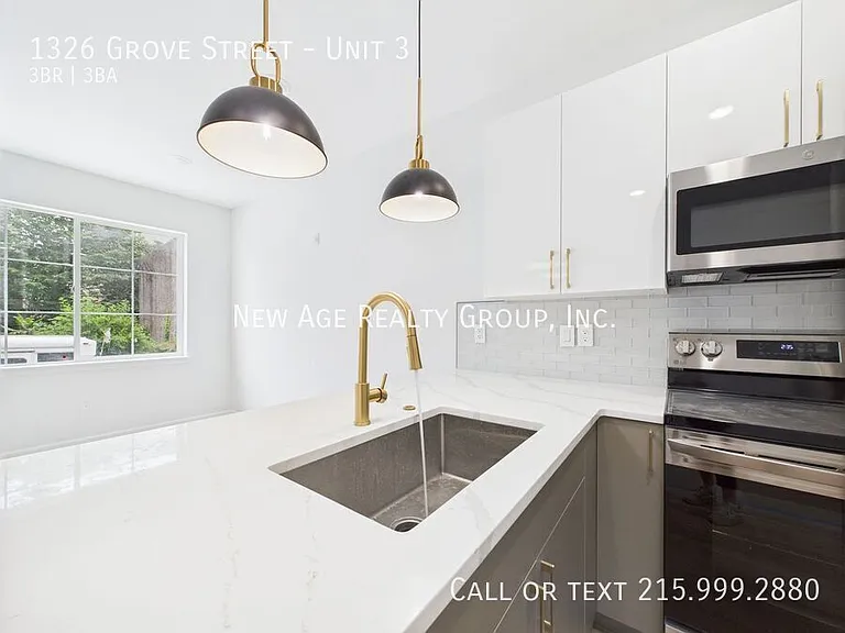 1326 Grove St #3 — Photo 4