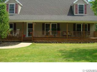 3288 Wildflower Dr, Walworth, NY 14568