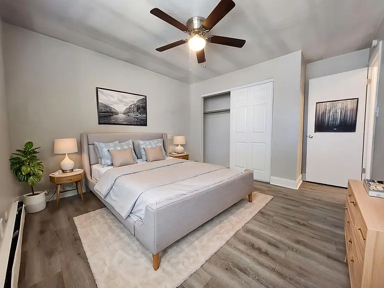 4420 Loomis Ave #4 — Photo 2