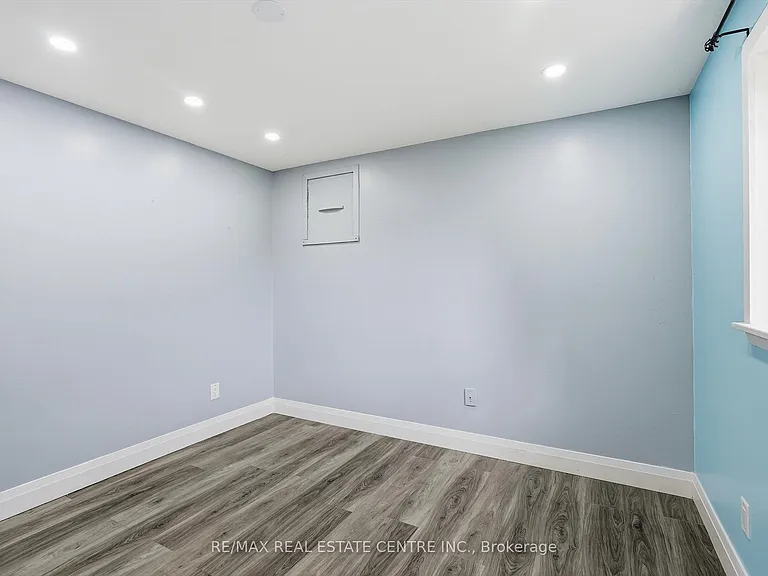 33 Garside Cres #MAIN — Photo 22