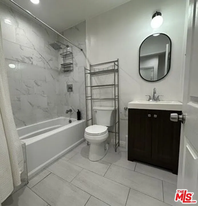 Studio, 1.0 bath, 398 sqft, $1,950 — Photo 4