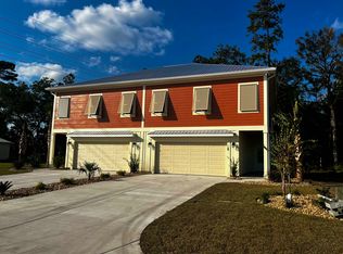 77 Hallandale Ln, Murrells Inlet, SC 29576