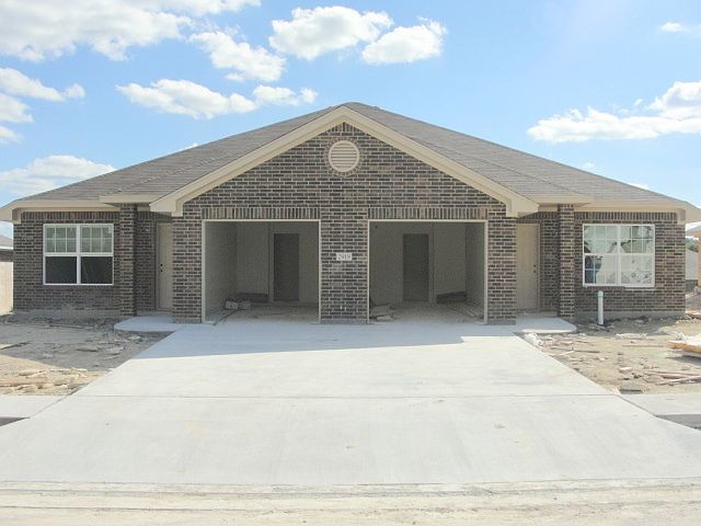 1st image of 2919 Starlight Dr