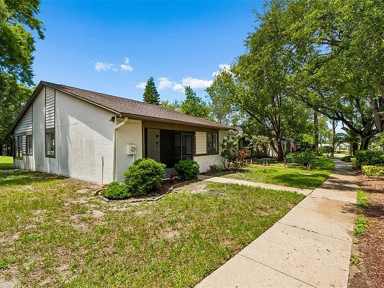 2945 Grovewood Blvd #A — Photo 3