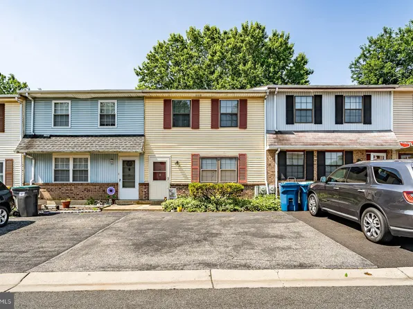 6 Bavarian Ln, Wilmington, DE 19810