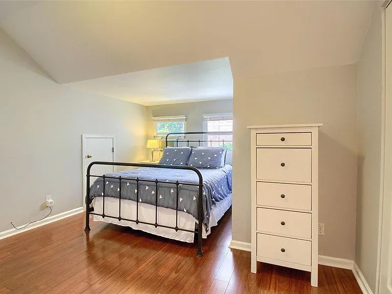 1123 N Sherman St — Photo 12