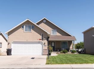 975 Greenridge Ave, Payson, UT 84651