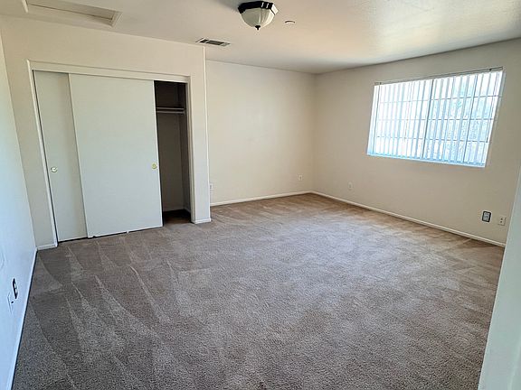 5th image of 16359 Siskiyou Rd APT 2