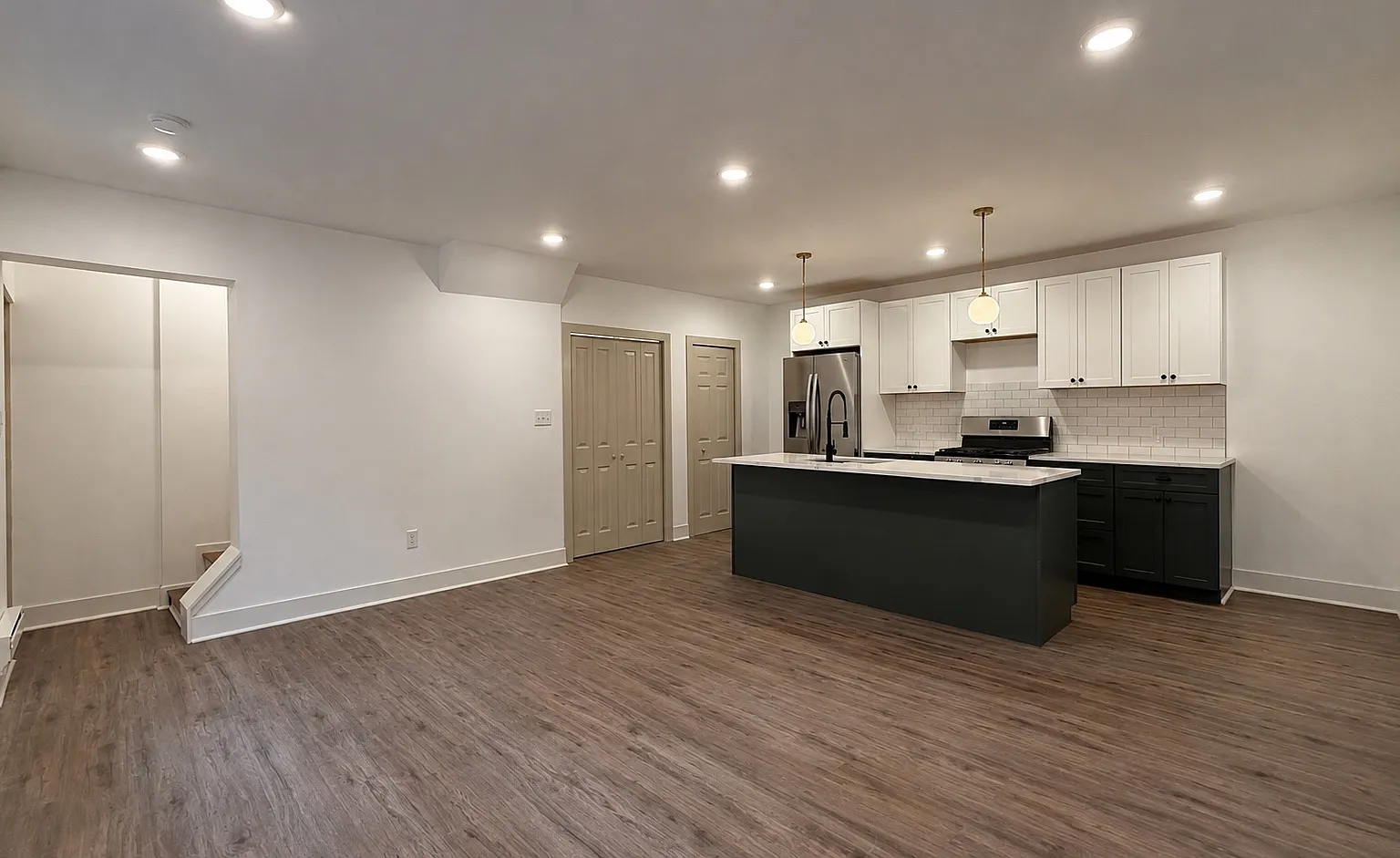 629 W Cliveden St — Photo 2