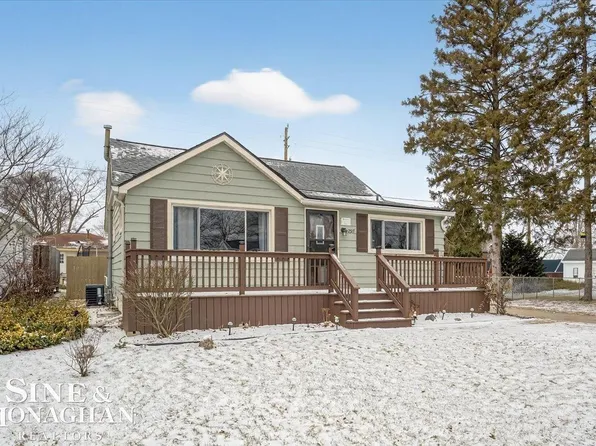 2517 16th Ave, Port Huron, MI 48060