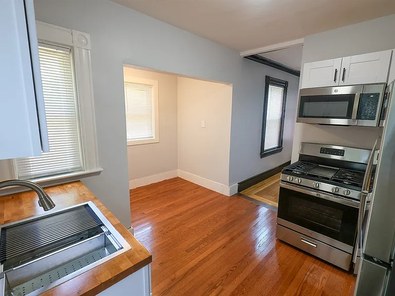 50 Thatcher St #2 — Photo 1