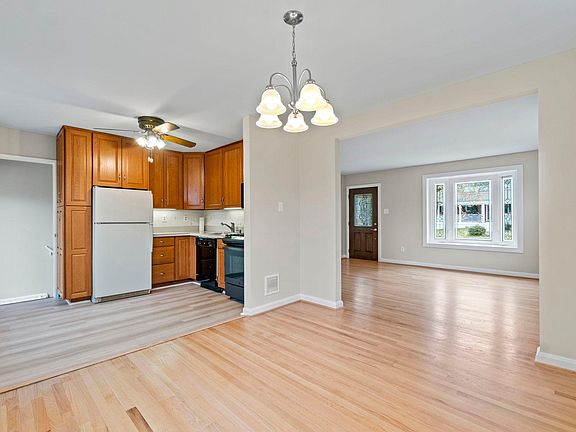 5th image of 4705 Wilwyn Way
