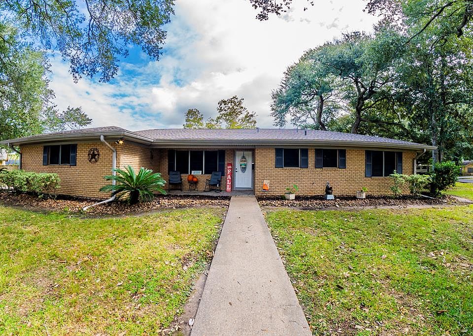 1st image of 408 Sunny Ln