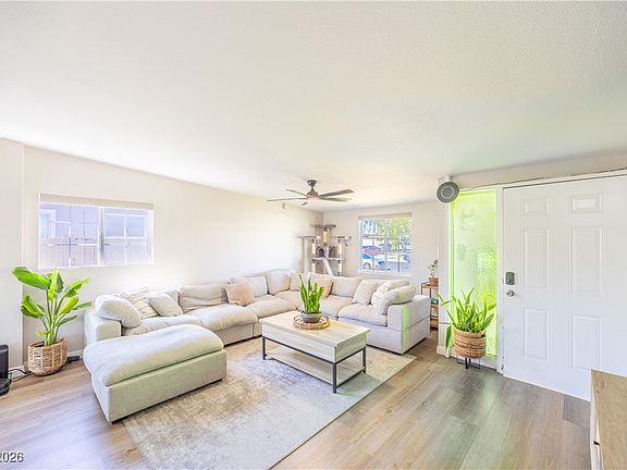 4th image of 1615 Flower Ave