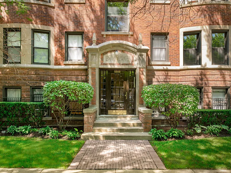 5552-60 N. Lakewood Ave. — Photo 1