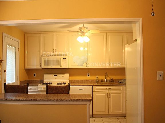 5th image of 6 Townhouse Dr
