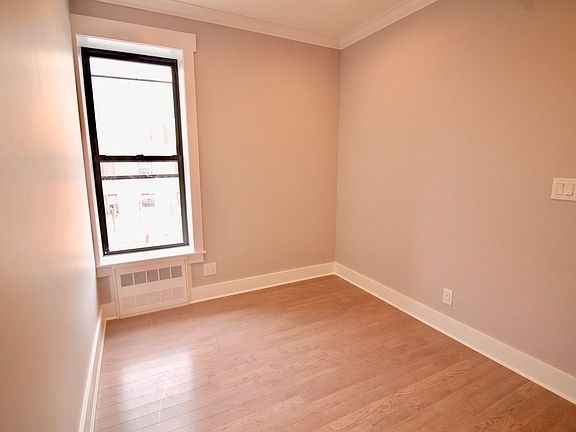 4th image of 850 42nd St APT 12