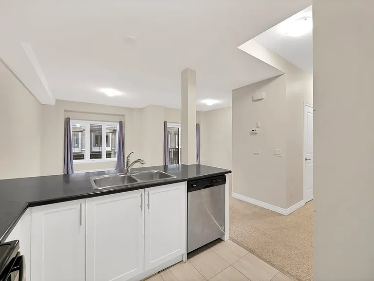 77 Diana Ave — Photo 8