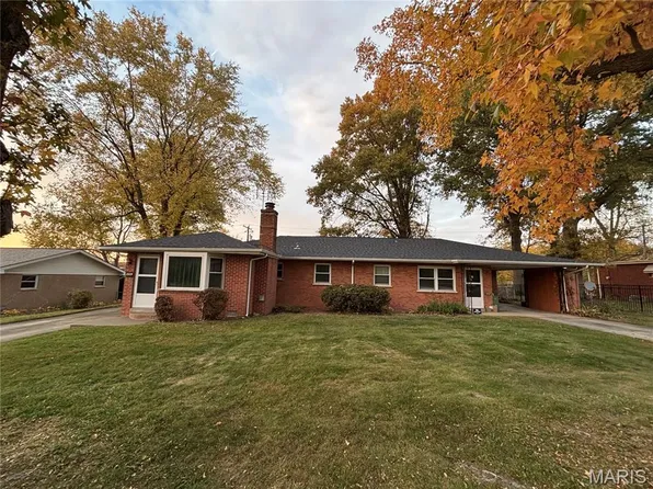 1909 Menard Dr, Belleville, IL 62220