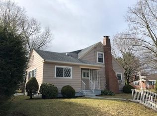 4 Linda Ave, Auburn, MA 01501
