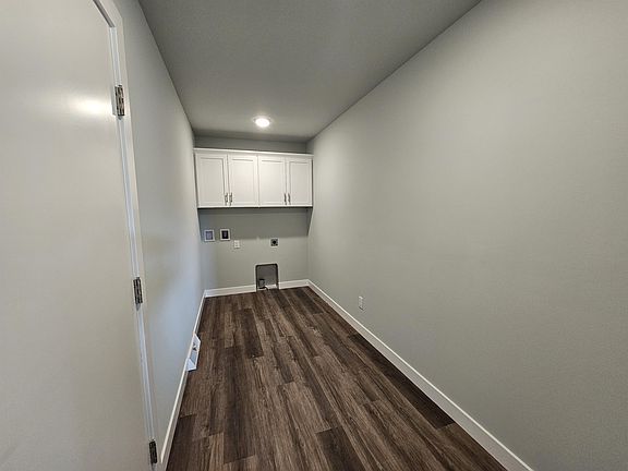 3rd image of 1029 Karsten Dr