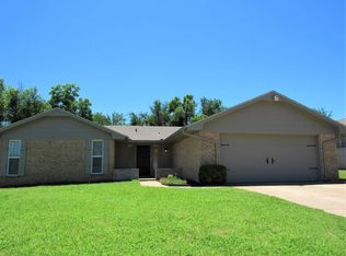 1416 Briarwood Dr, Edmond, OK 73034
