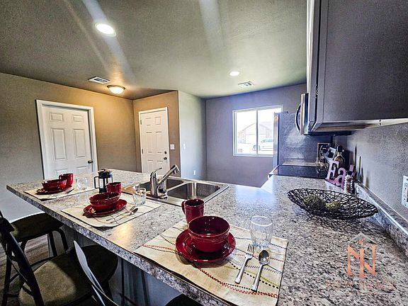 4th image of 1913 E Prairie View Dr