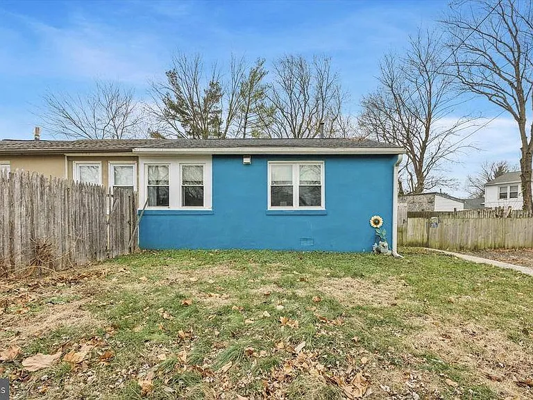 403 Denver Ct — Photo 1