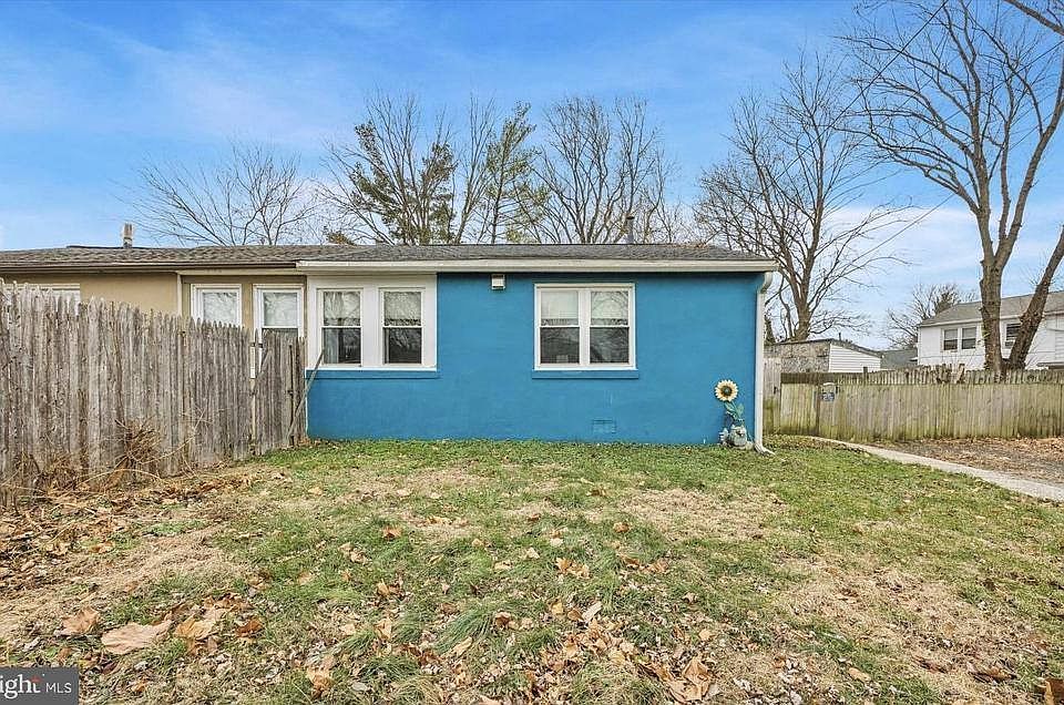 1st image of 403 Denver Ct